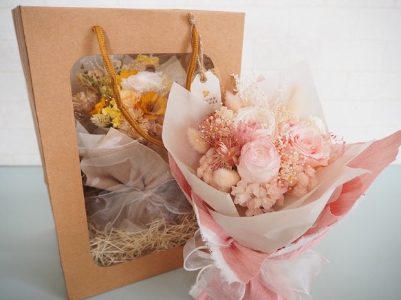 ミニブーケ*プリザーブドフラワー 花束 そのまま渡せるギフトバッグ付き：ピンク 1枚目の画像
