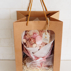 ミニブーケ*プリザーブドフラワー 花束 そのまま渡せるギフトバッグ付き：ピンク 4枚目の画像