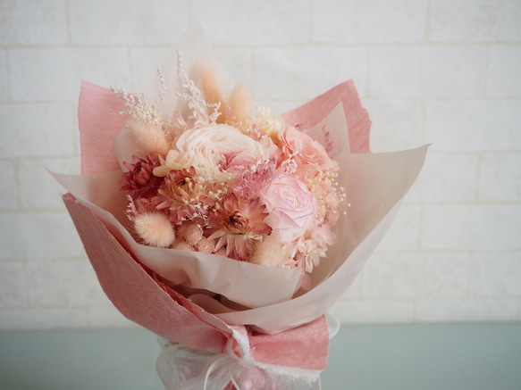 ミニブーケ*プリザーブドフラワー 花束 そのまま渡せるギフトバッグ付き：ピンク 8枚目の画像