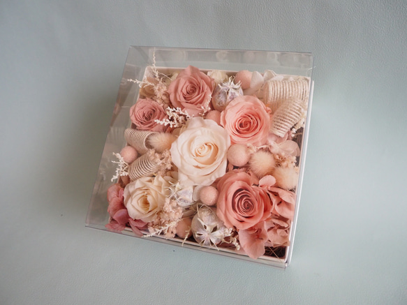 そのまま飾れる プリザーブドフラワーのボックスアレンジ box arrangement：ピンク 4枚目の画像