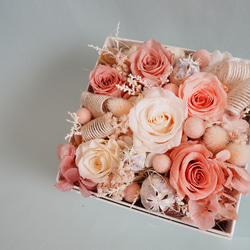 そのまま飾れる プリザーブドフラワーのボックスアレンジ box arrangement：ピンク 2枚目の画像