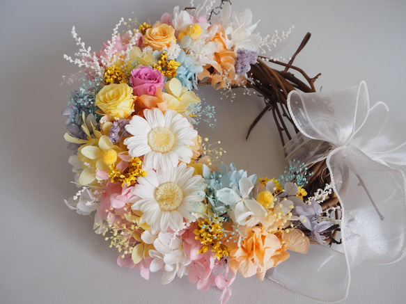 ガーベラとバラのカラフルなプリザーブドフラワー リース flower wreath 2枚目の画像