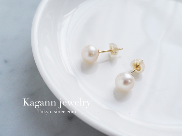 【K18 (18金)】本真珠のプチピアス 1枚目の画像
