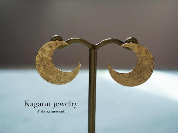 ＊再販＊【受注製作】Crescent pierce 〈silver 925/ゴールドカラー/K18GP〉 3枚目の画像