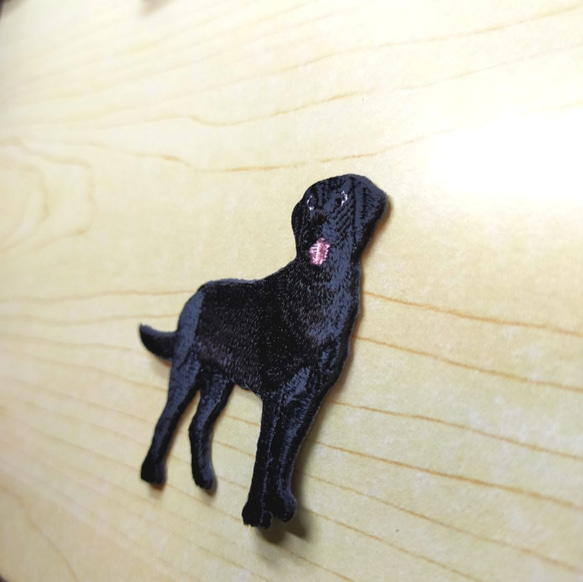 真っ黒の犬　刺繍ワッペン　犬ワッペン　レトリバー　黒い犬 5枚目の画像