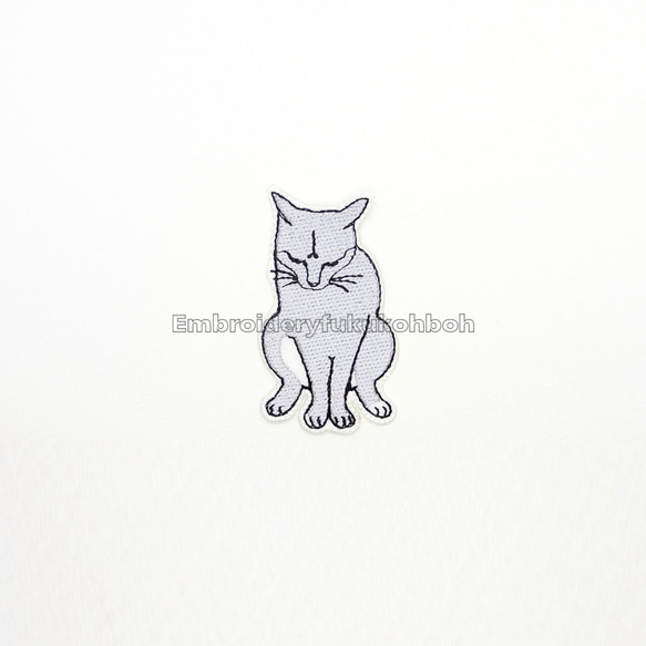 トイレ中の猫　ロシアンブルー風ワッペン 1枚目の画像