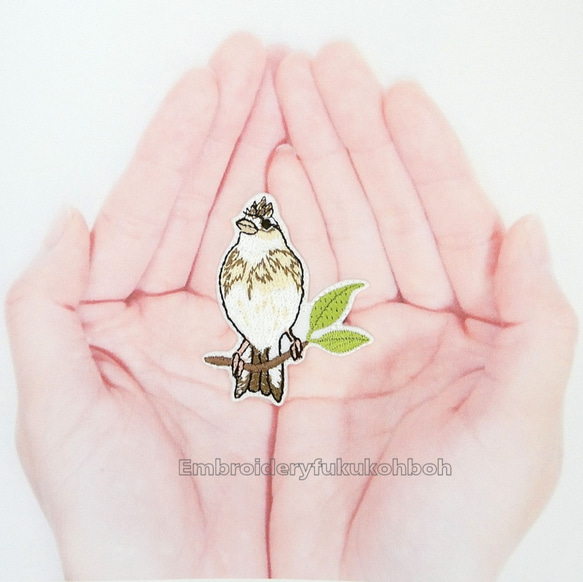 ヒバリの正面　刺繍ワッペン　野鳥　雲雀 3枚目の画像