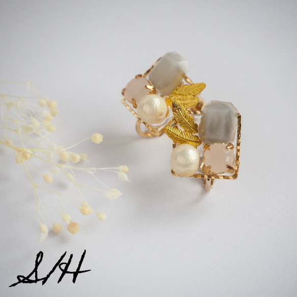 【SALE】大理石とコットンパールのビジュー耳飾り 1枚目の画像