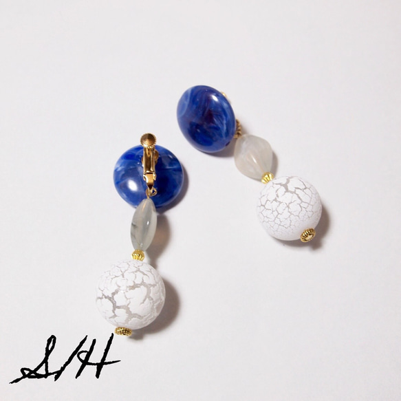 summer blue:青×白 夏の爽やか大ぶりイヤリング 3枚目の画像