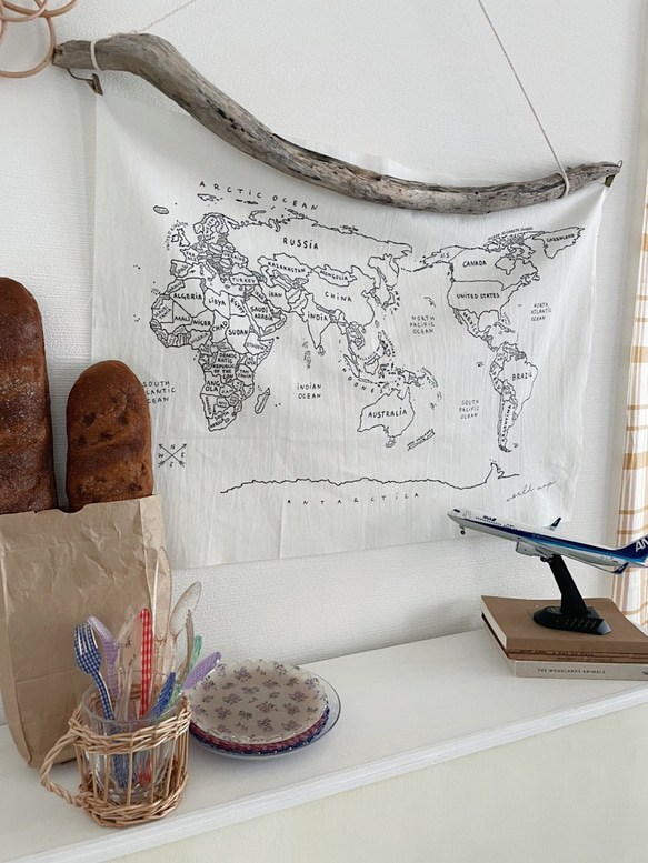 〈タペストリー〉World Map コットンリネン | 子ども部屋 | インテリア | 世界地図 | 地図 2枚目の画像