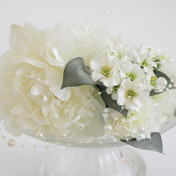 白いお花と小花、あじさいの髪飾り 5枚目の画像
