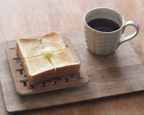パン皿】ブラウン ＊トーストをしたパンを蒸れないようにしてくれるお