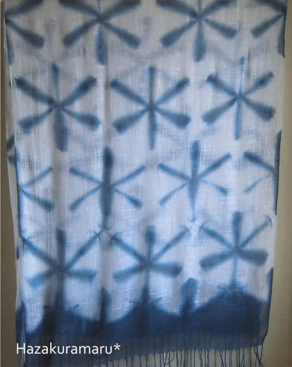 雪花絞り藍染め綿麻のストール 2枚目の画像