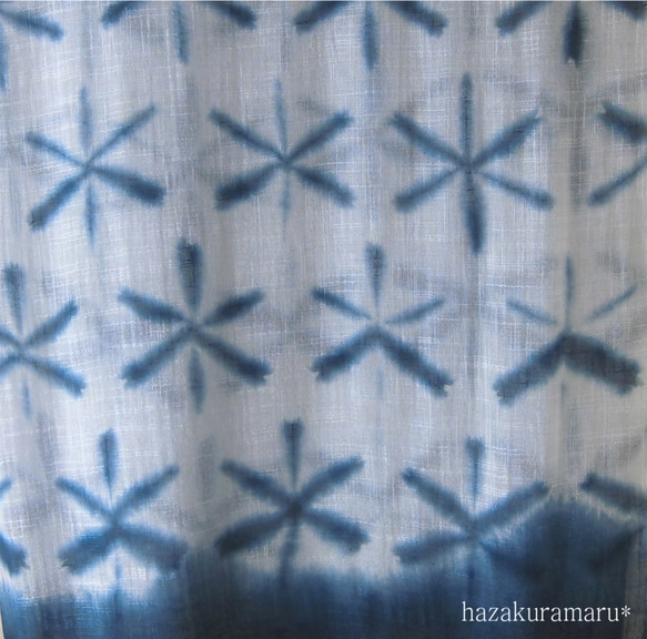雪花絞り藍染め綿麻のストール 1枚目の画像