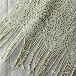 草木染　春よもぎ染　コットンレーススカーフ 3枚目の画像