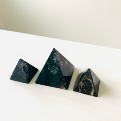 盛り塩オルゴナイト 3点セット・麻炭 金粉 ヒマラヤ水晶 ピラミッド・osumi 3枚目の画像