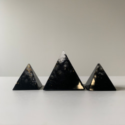 盛り塩オルゴナイト 3点セット・麻炭 金粉 ヒマラヤ水晶 ピラミッド・osumi 4枚目の画像