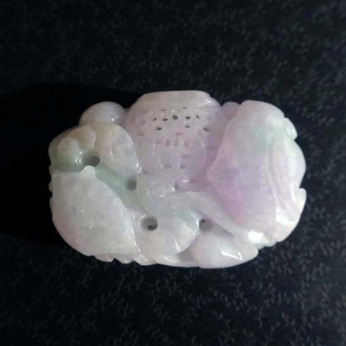 ？【やや難あり】ミャンマー産本翡翠の彫刻(蟹) やや難あり】ミャンマー産本翡翠の彫刻(蟹) Amazon.co.jp: やや