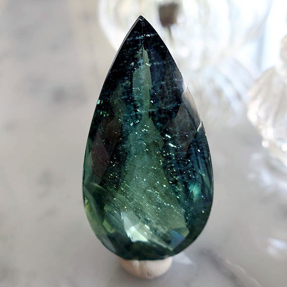 【コレクターズ】グリーンアパタイト 83.05ct 天然石ルース ハンドメイド素材 大きめ しずく型 コレクション