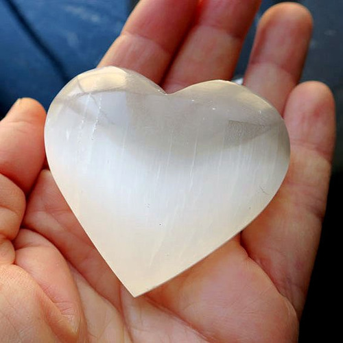 セレナイト・ハート 天然石 BodhiTreeルース館 通販 6463114｜Creema