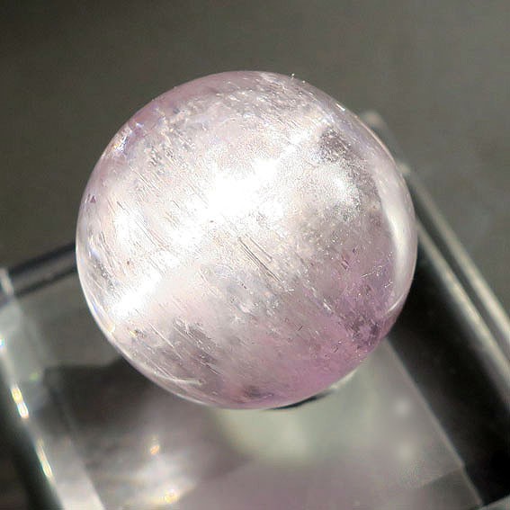 【美石】クンツァイト　スフィア　まる玉　19mm　55.94ct　9月誕生石　天然石コレクション　置物　インテリア