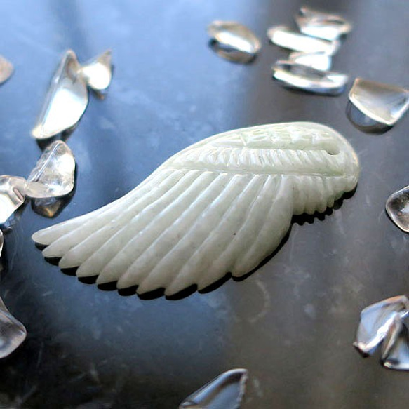天使の羽根カービング（ヒスイ） 2枚目の画像