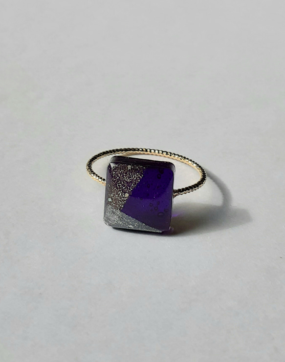 濃紫の四角いリング 1枚目の画像