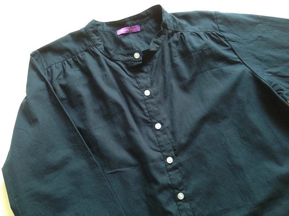 【Mサイズ】コットンギャザーシンプルシャツ（紺） 4枚目の画像