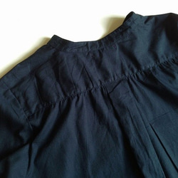 【Mサイズ】コットンギャザーシンプルシャツ（紺） 5枚目の画像