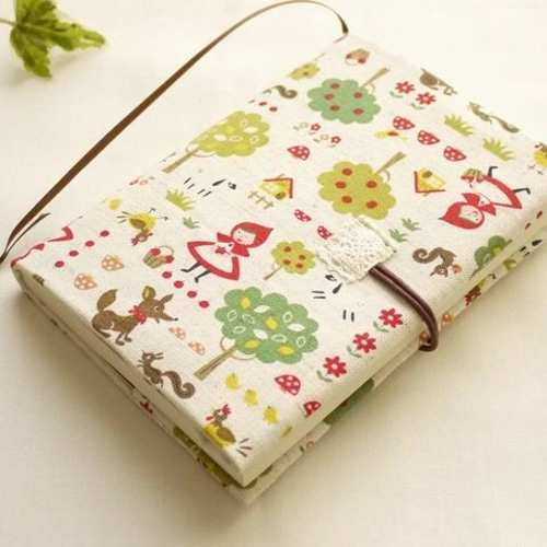 文庫本サイズ/ハンドメイドブックカバー *++赤ずきんちゃん/ボタン付き