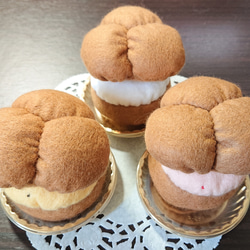 シュークリームちゃん ハンドメイド ぬいぐるみ 1_1ef96f7cd591bc53f04ff28ac30f