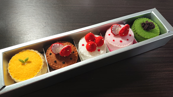 ﾌｪﾙﾄのﾌﾟﾁｹｰｷｾｯﾄ④ おもちゃ・人形 Saeko 通販 7040811｜Creema(クリーマ)