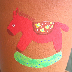 赤い馬の植木鉢 2枚目の画像