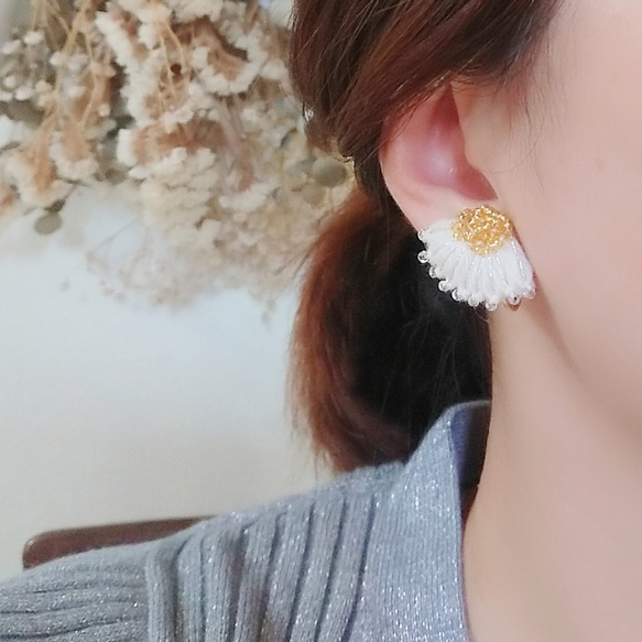 「flower profile」ウール刺繍 ピアス/イヤリング 3枚目の画像