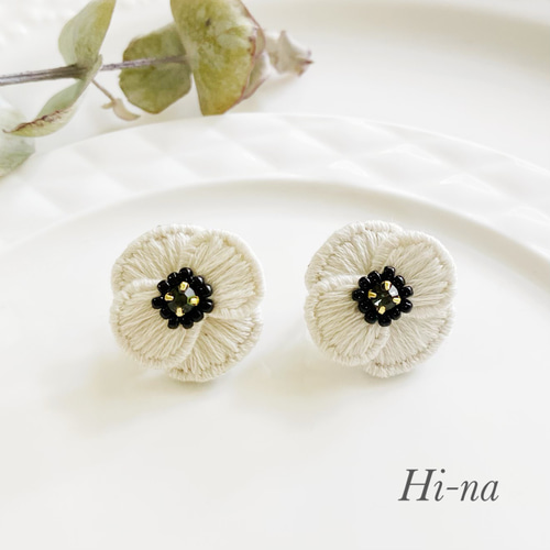 ポピー刺繍ピアス/イヤリング 花の贈り物 イヤリング 