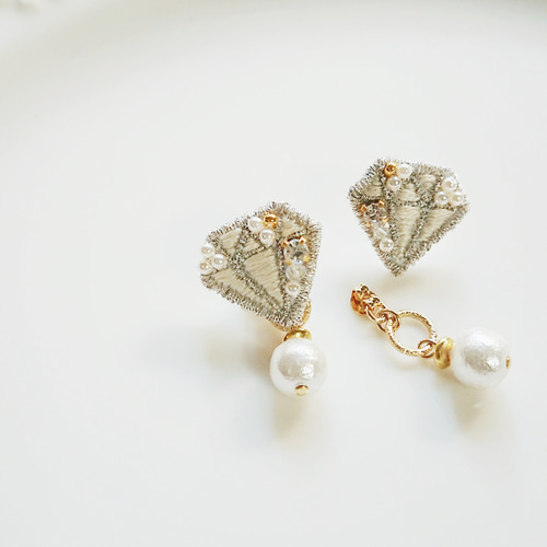 precious stones」刺繍イヤリング 2wayパール 宝石刺繍の耳飾り precious stones」刺繍イヤリング 2wayパール 宝石刺繍の耳飾り