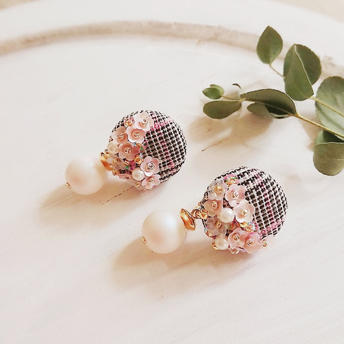 桜& check スパンコール刺繍イヤリング イヤリング・ノンホールピアス