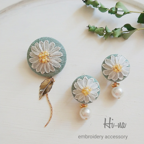 ギフトに♪ 刺繍ブローチ&ピアス(イヤリング)セット ピアス（スタッド 