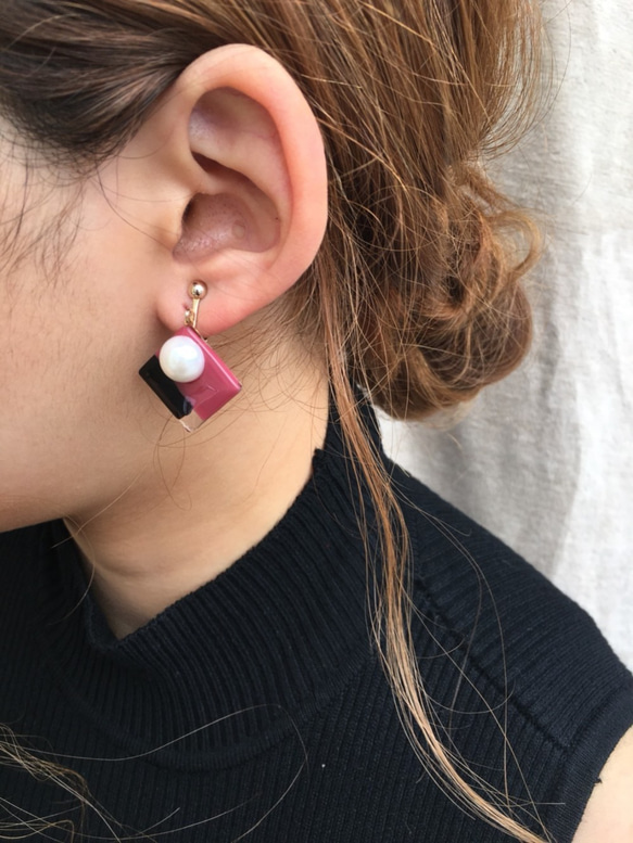 Asymmetry art earring(Pink×black) 6枚目の画像
