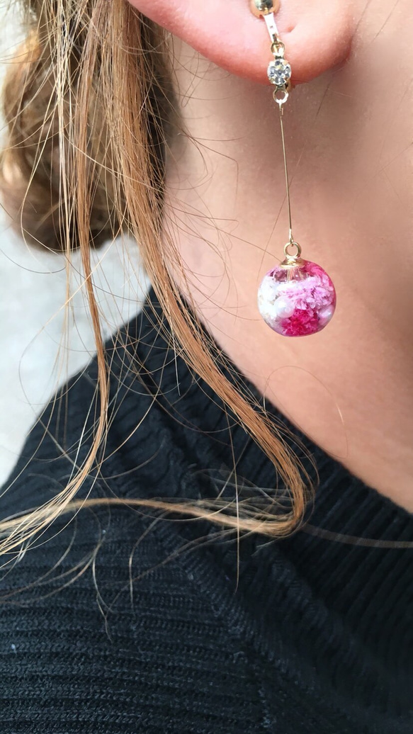 Mini Flower Ball Stick Earring(Hot pink) 5枚目の画像