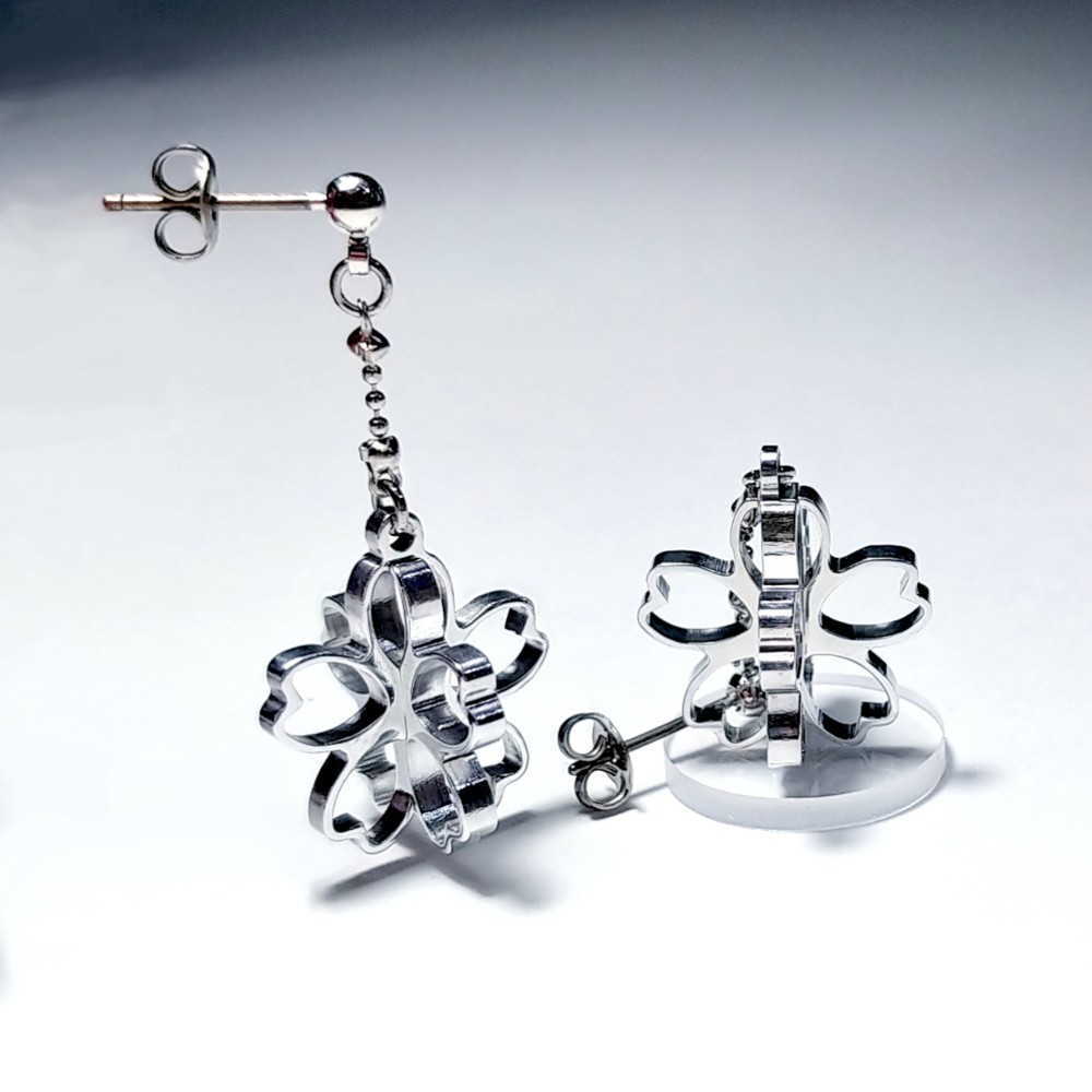 【桜の立体ピアス・イヤリング】 どこから見ても桜♪ / おしゃれなプレゼントにも