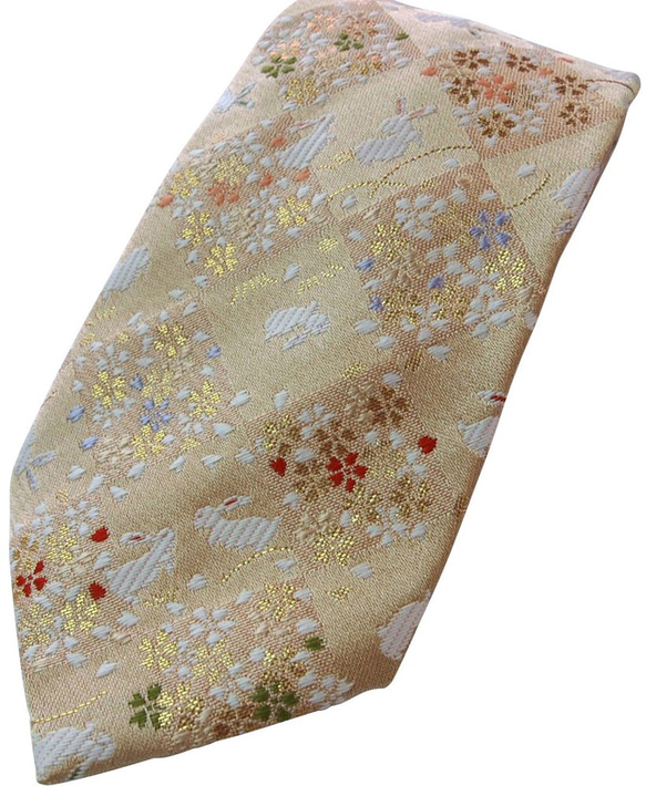 和柄　高級ネクタイ　金襴布利用　おしゃれで和の一本です。＜白うさぎ＞ 1枚目の画像