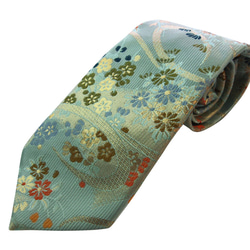 日式圖案高品質領帶，採用金色錦緞面料製成。時尚日式的單品。 &lt;淺藍色花朵&gt; 第1張的照片