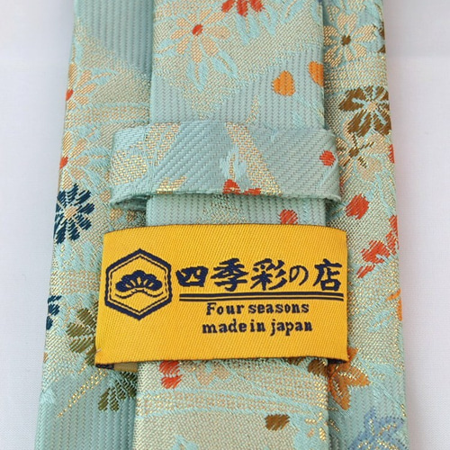 和柄 高級ネクタイ 金襴布利用 おしゃれで和の一本です。＜水色華