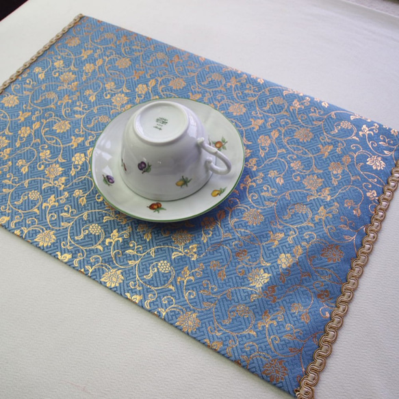 ランチョンマット（経机敷き）テーブルマット　テーブルクロスに利用可能　唐草水色 2枚目の画像