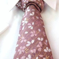 日式豪華領帶，織錦緞佈時尚和日式風格。 &lt;村崎川櫻&gt; 第2張的照片