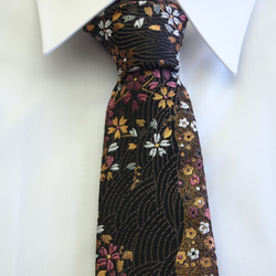日式高級領帶 織錦布 時尚的日式書籍。 &lt;黑金蘭&gt; 第2張的照片