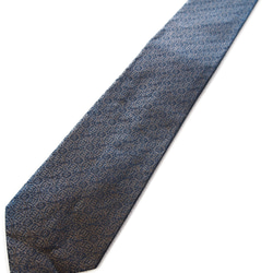 和柄　高級ネクタイ　金襴布利用　おしゃれで和の一本です。＜紺無地＞ 3枚目の画像