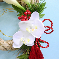 再販×3＊ お正月飾り　しめ縄　胡蝶蘭とカラー　タッセル付き組紐 ＊ 3枚目の画像