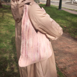 さくら色　あずま袋みたいなフェルトバック　持ち手レザー　母の日ギフト　スタイリッシュ 1枚目の画像